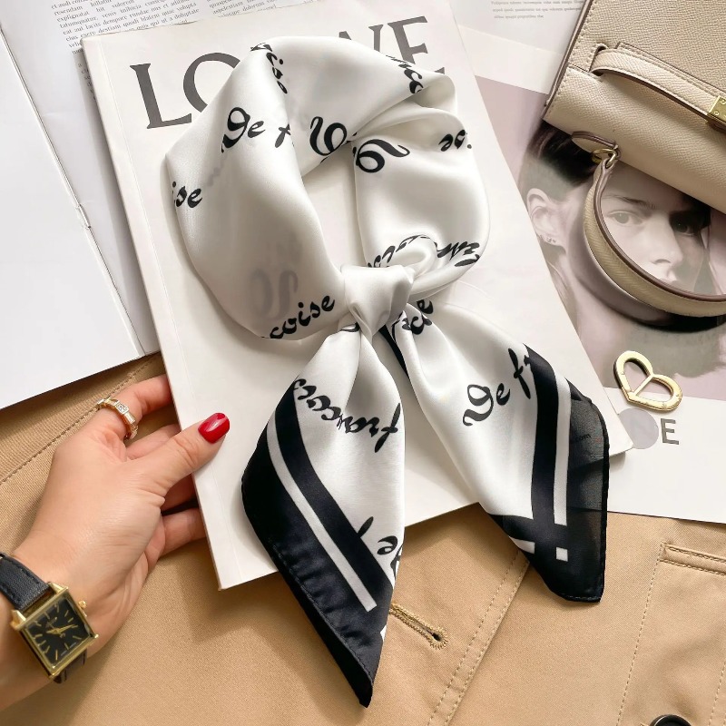 Luxury Bags Duffle - Foulard carré de luxe en soie