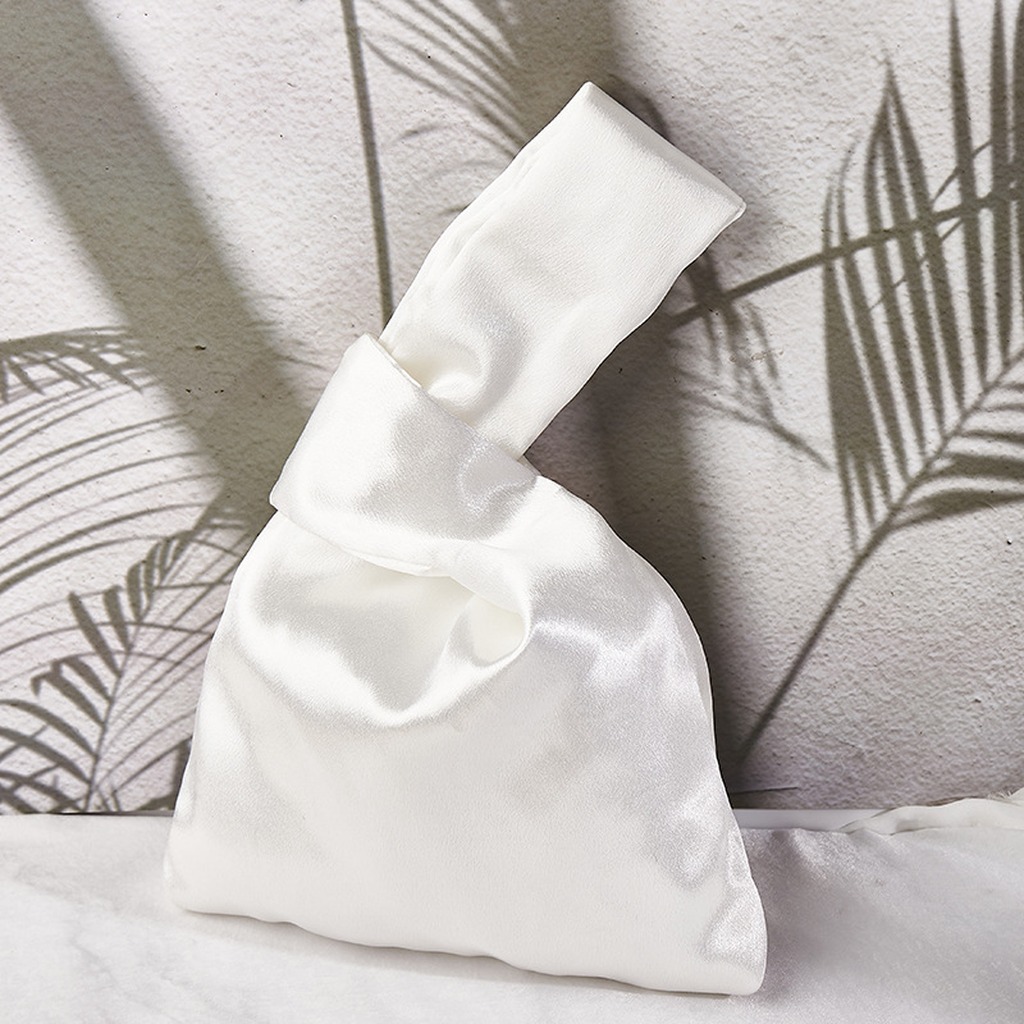 Sac à main en satin de soie po - Luxury Bags Consignment avis et prix