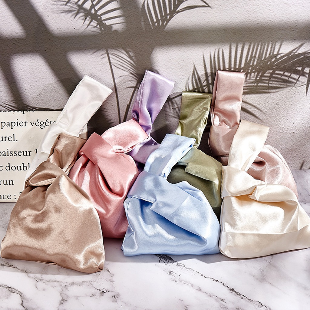 Sac à main en satin de soie po - Luxury Bags Consignment avis et prix