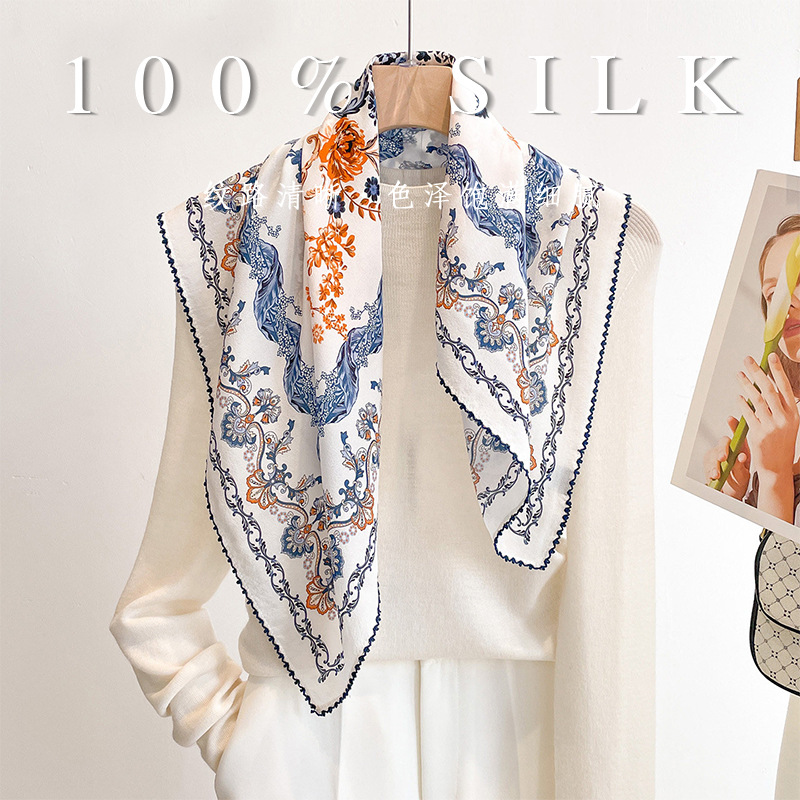 Foulard carré de luxe 100% soi - Luxury Bags Duffle avis et prix